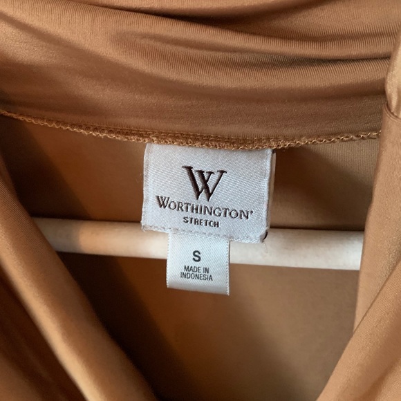 Tan blouse - Picture 3 of 3